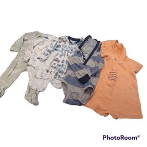 lot of 5 boys bodysuit, onesies, one piece